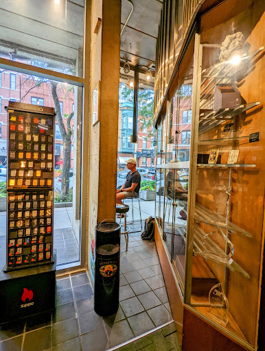 Tobacco Shop «Up Down Cigar», reviews and photos, 1550 N Wells St, Chicago, IL 60610, USA
