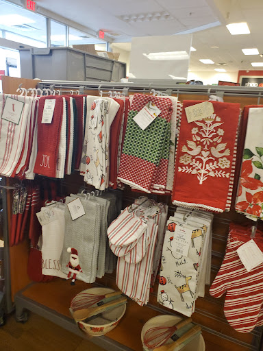 Department Store «T.J. Maxx», reviews and photos, 100 Mountaineer Dr, Stroudsburg, PA 18360, USA