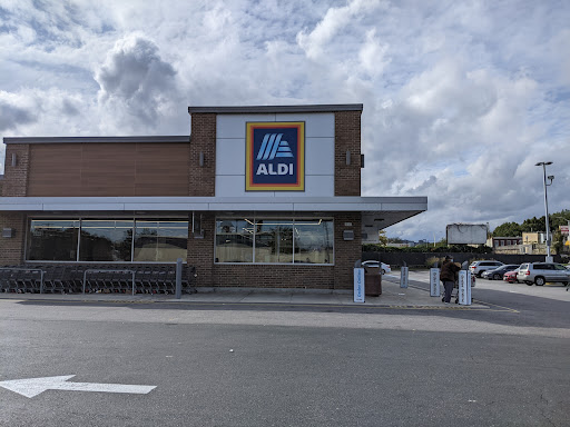 Supermarket «ALDI», reviews and photos, 3250 E Fayette St, Baltimore, MD 21224, USA