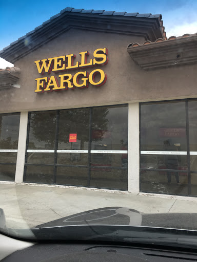 Wells Fargo Bank, 12527 Hesperia Rd, Victorville, CA 92395, Bank
