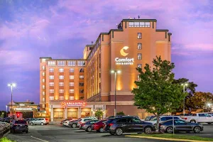 Comfort Inn & Suites Logan International Airport image