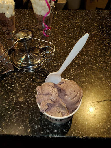 Ice Cream Shop «J.P. Licks», reviews and photos, 150 Charles St, Boston, MA 02114, USA