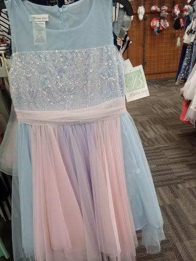 Shopping Mall «Charter Oak Mall», reviews and photos, 940 Silver Ln, East Hartford, CT 06118, USA