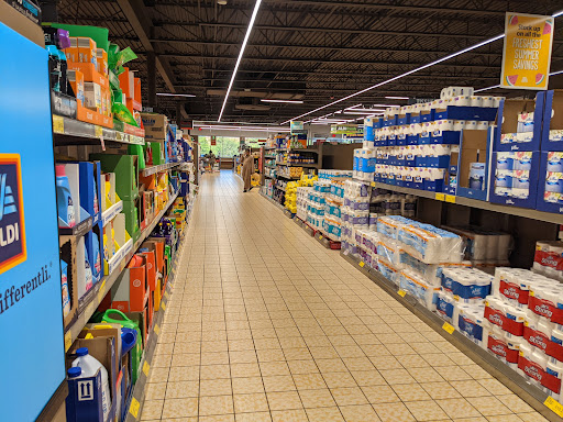 Supermarket «ALDI», reviews and photos, 700 Roosevelt Rd, Glen Ellyn, IL 60137, USA