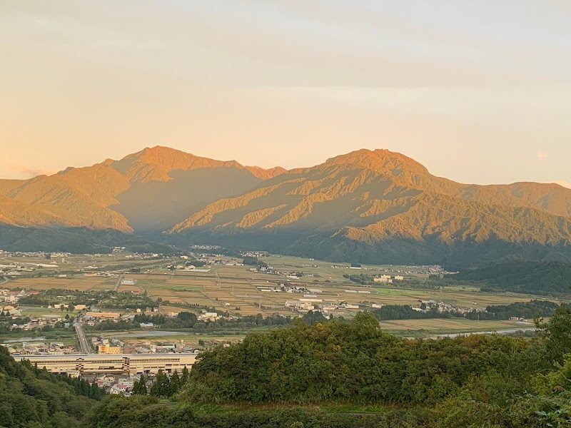 浦佐ヤゴ平林道 東屋