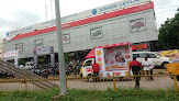 Mahindra Automotive Manufacturers   Suv & Commercial Vehicle Showroom