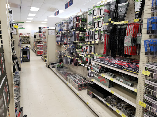 Hardware Store «Harbor Freight Tools», reviews and photos, 668 N. Riverside, Clarksville, TN 37040, USA