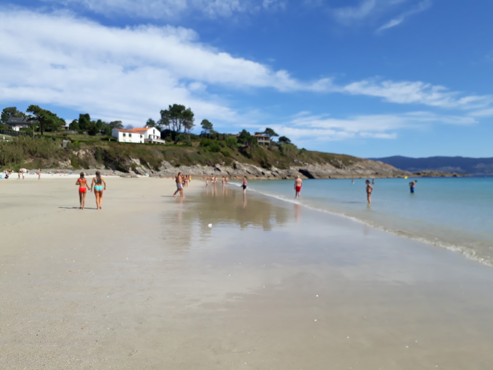 Zdjęcie Canelas beach z przestronna zatoka