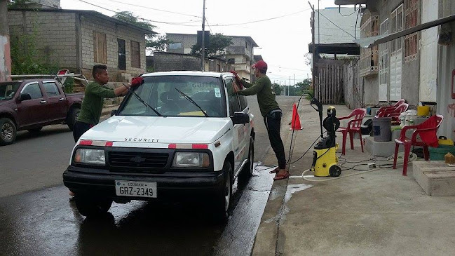 Opiniones de Lavadora de autos "REY David" en Guayaquil - Servicio de lavado de coches
