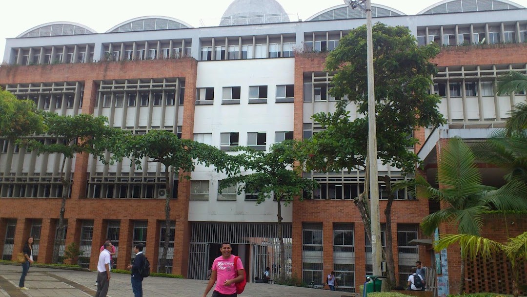 Edificio Virginia Gutiérrez de Pineda - Ciencias Humanas