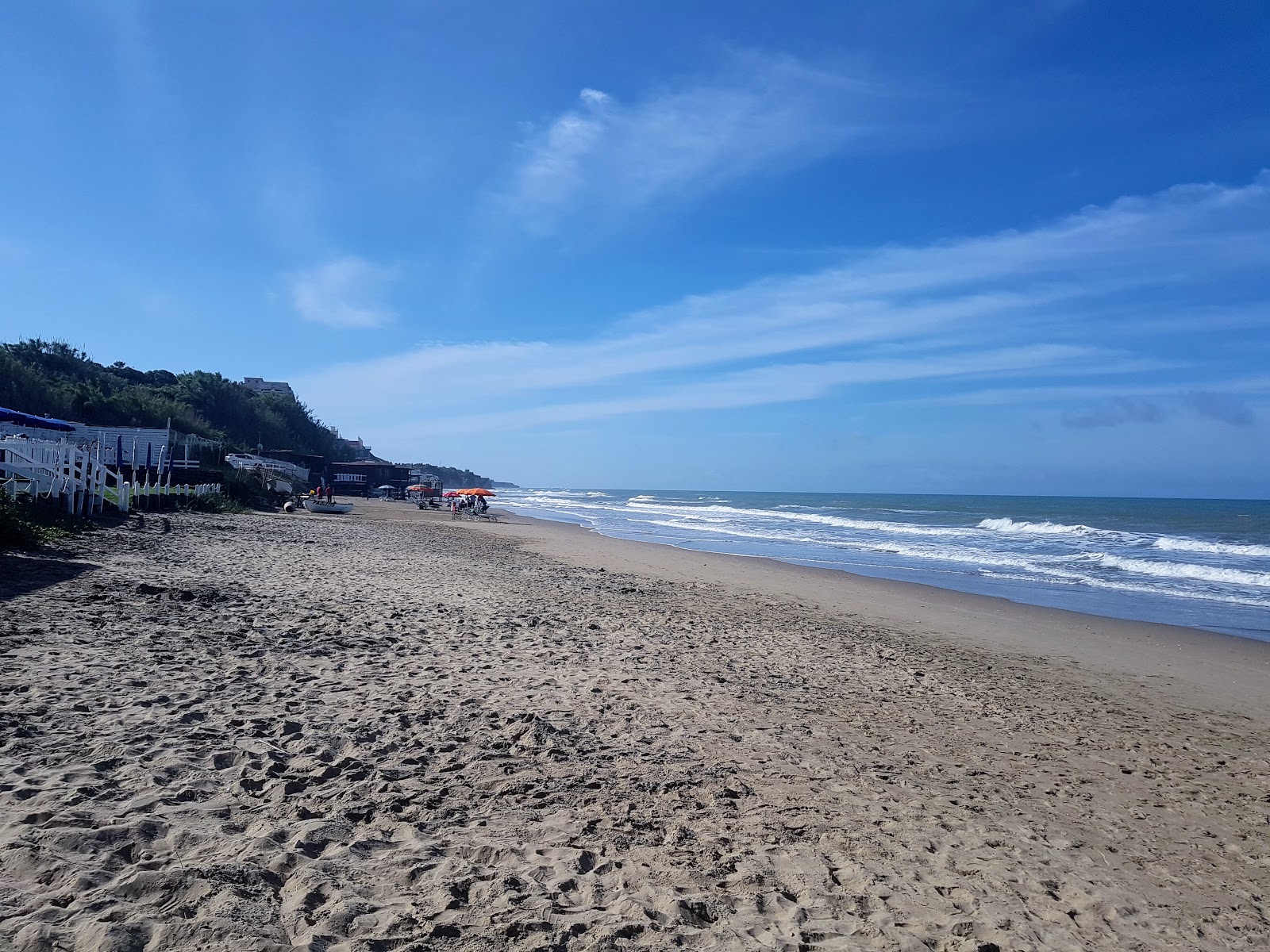 Foto av Marechiaro Stranden med turkos rent vatten yta