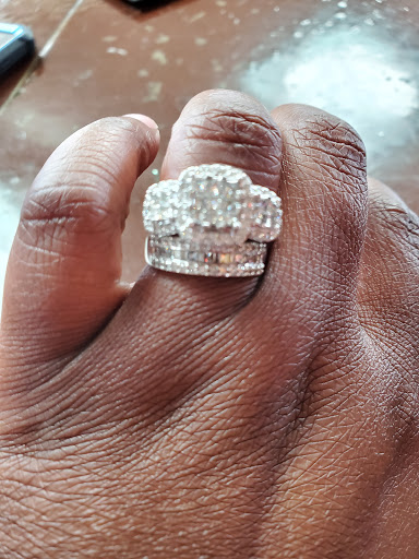 Jewelry Store «Zales - The Diamond Store», reviews and photos, 2929 Turner Hill Rd, Lithonia, GA 30038, USA