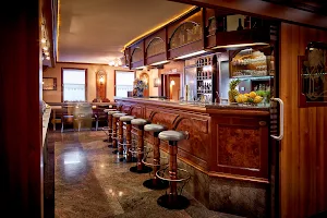 Hardys Bar and Restaurant image