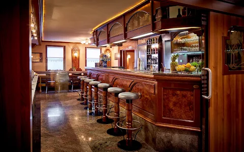 Hardys Bar and Restaurant image