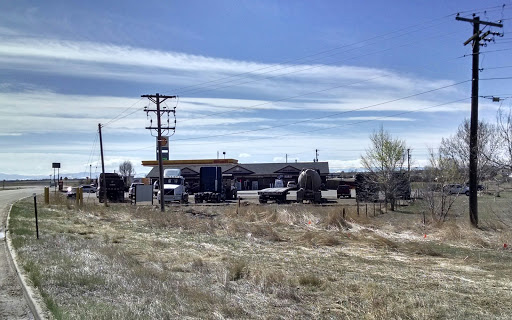 Grocery Store «Lochbuie Grocery», reviews and photos, 100 Co Rd 37, Brighton, CO 80603, USA