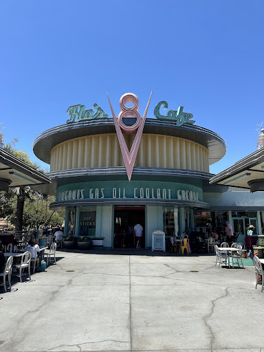 Flo's V8 Cafe