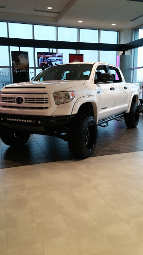 Used Car Dealer «Germain Toyota of Columbus», reviews and photos, 5711 Scarborough Blvd, Columbus, OH 43232, USA