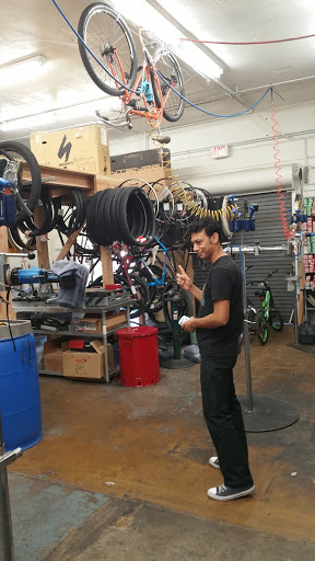 Bicycle Store «Slippery Pig Bike Shop», reviews and photos, 4320 N 7th Ave, Phoenix, AZ 85013, USA