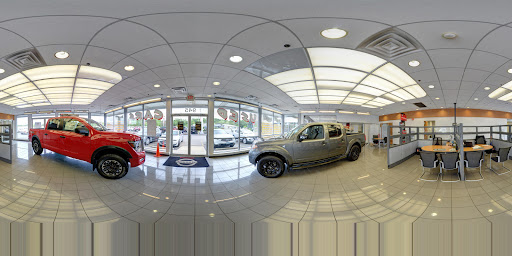 Used Car Dealer «McGrath Nissan», reviews and photos, 945 E Chicago St, Elgin, IL 60120, USA