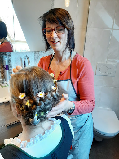 Mobilfriseurin & Heimstudio Maria In Riegersburg