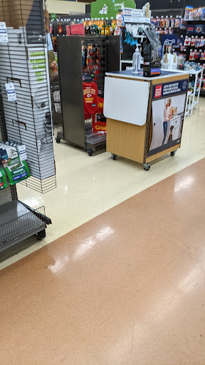 Pet Supply Store «Petco Animal Supplies», reviews and photos, 600 NE Vivion Rd, Kansas City, MO 64118, USA