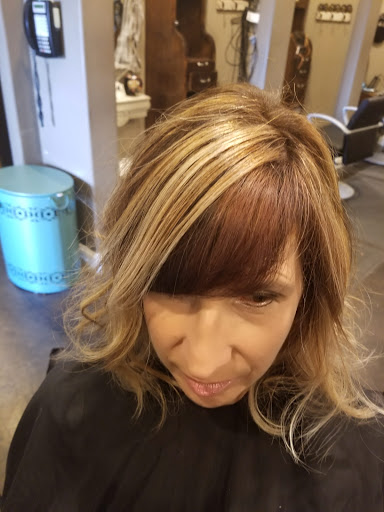 Beauty Salon «Impressions Salon Etc», reviews and photos, 202 S Interstate 35 Service Rd B, Red Oak, TX 75154, USA