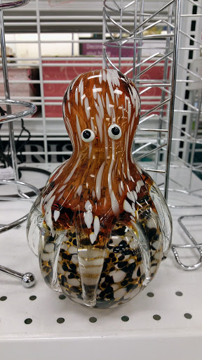 Clothing Store «Ross Dress for Less», reviews and photos, 723 Rio Rancho Rd, Pomona, CA 91766, USA