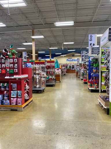 Pet Supply Store «PetSmart», reviews and photos, 700 N Milwaukee Ave, Vernon Hills, IL 60061, USA