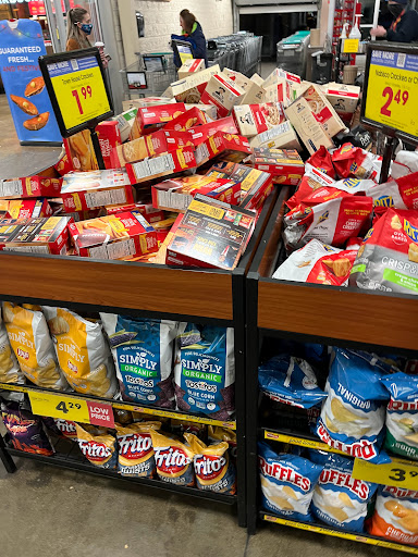 Grocery Store «Fred Meyer», reviews and photos, 12221 120th Ave NE, Kirkland, WA 98034, USA