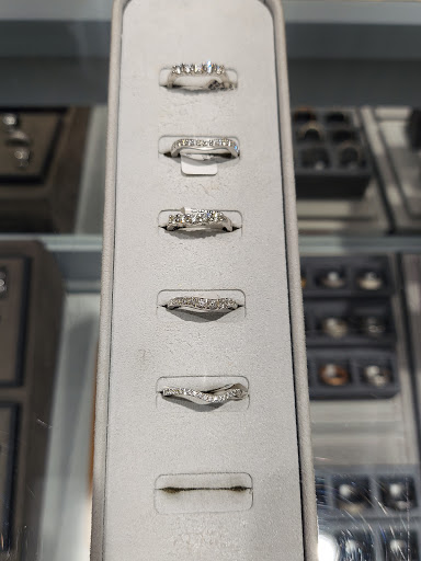 E G Landis Jewelers image 5