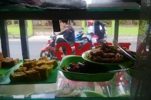 Warung Nasi Sederhana Bu Nining image