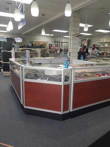 Pawn Shop «USA Pawn & Jewelry Co», reviews and photos, 12740 SW Canyon Rd, Beaverton, OR 97005, USA