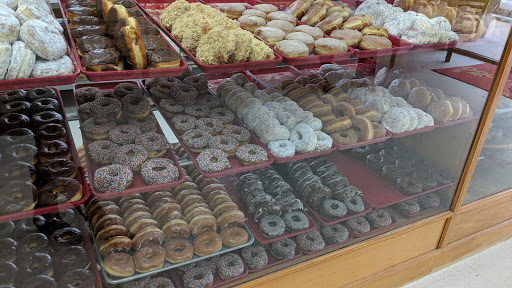 Donut Shop «Donut King», reviews and photos, 1660 Girod St, Mandeville, LA 70448, USA