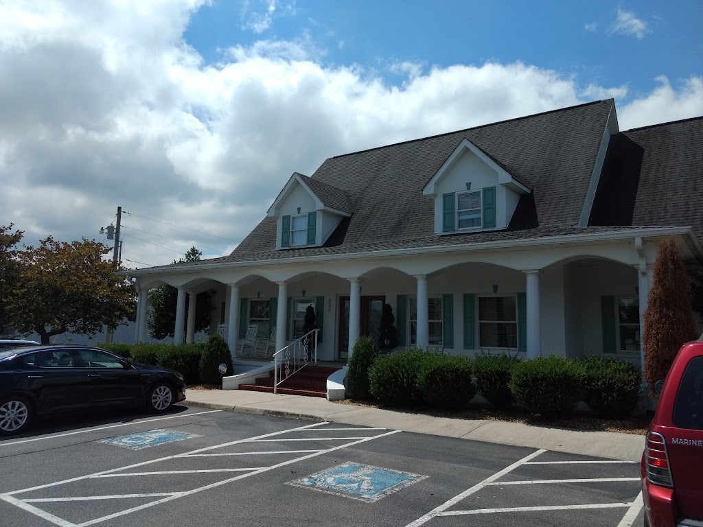 Essentials Salon & Day Spa 38583