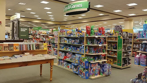 Book Store «Barnes & Noble», reviews and photos, 235 Union St, Waterbury, CT 06706, USA