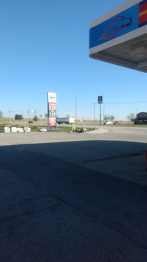 Gas Station «Road Ranger», reviews and photos, 1112 E Southline Rd, Tuscola, IL 61953, USA