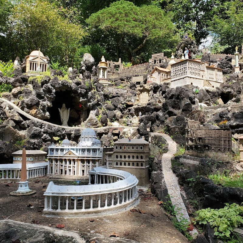 Ave Maria Grotto