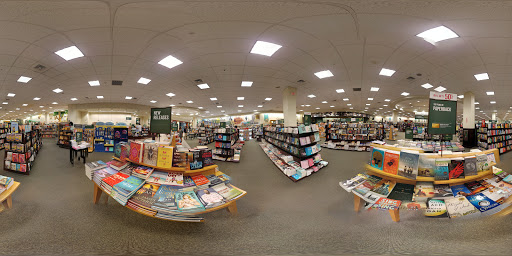 Book Store «Barnes & Noble», reviews and photos, 230 Main St, White Plains, NY 10601, USA