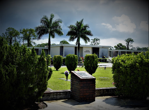 Funeral Home «Hodges Funeral Home at Lee Memorial Park», reviews and photos, 12777 FL-82, Fort Myers, FL 33913, USA