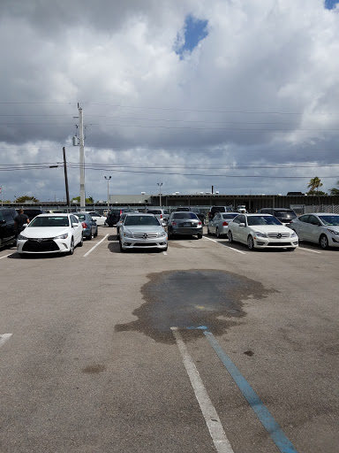 Car Dealer «PALMETTO CAR CENTER», reviews and photos, 8330 NW 58th St, Doral, FL 33166, USA