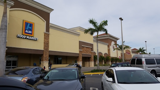 Shopping Mall «Lakes Mall», reviews and photos, W Oakland Park Blvd, Fort Lauderdale, FL 33319, USA