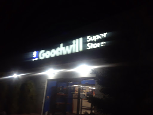 Thrift Store «Goodwill Newington Store & Donation Station», reviews and photos, 45 Costello Rd, Newington, CT 06111, USA