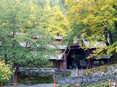 Oregon Caves Tours & Visitor Center