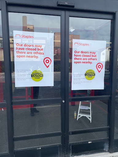 Office Supply Store «Staples», reviews and photos, 91-30 Van Wyck Expy, Jamaica, NY 11418, USA