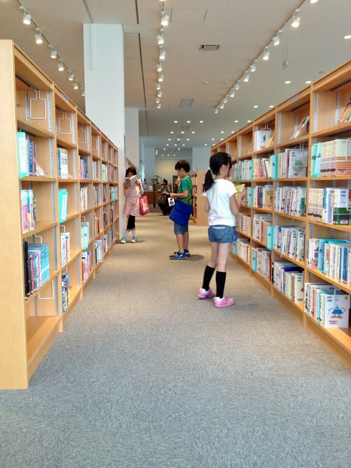 上田市立丸子図書館