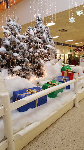 Shopping Mall «Sun-Vet Mall», reviews and photos, 5801 Sunrise Hwy, Holbrook, NY 11741, USA