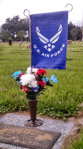 Cemetery «Osceola Memory Gardens - Funeral Homes, Cemetery & Crematory», reviews and photos, 1717 Old Boggy Creek Rd, Kissimmee, FL 34744, USA