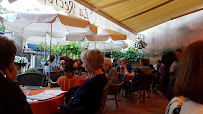 Atmosphère du Restaurant de spécialités provençales La récréation à Lourmarin - n°5