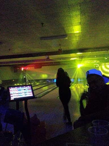 Bowling Alley «Diversey River Bowl», reviews and photos, 2211 W Diversey Pkwy, Chicago, IL 60647, USA