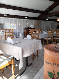 Atmosphère du Restaurant français Auberge du grand chêne de Sillans à Sillans-la-Cascade - n°7